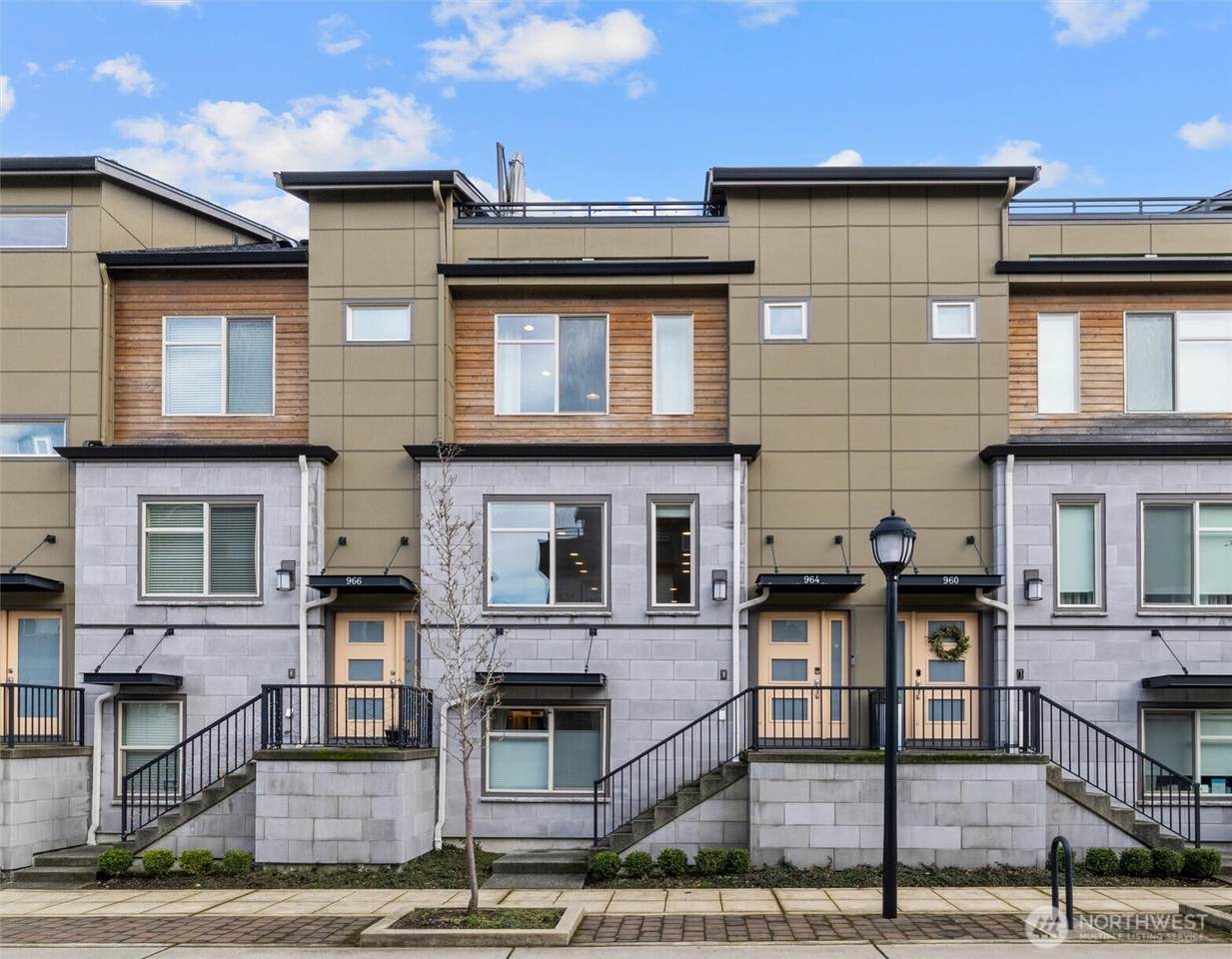 964 7th Avenue - Photo 1