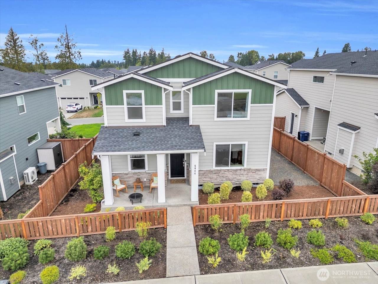 5044 87th Avenue - Photo 1