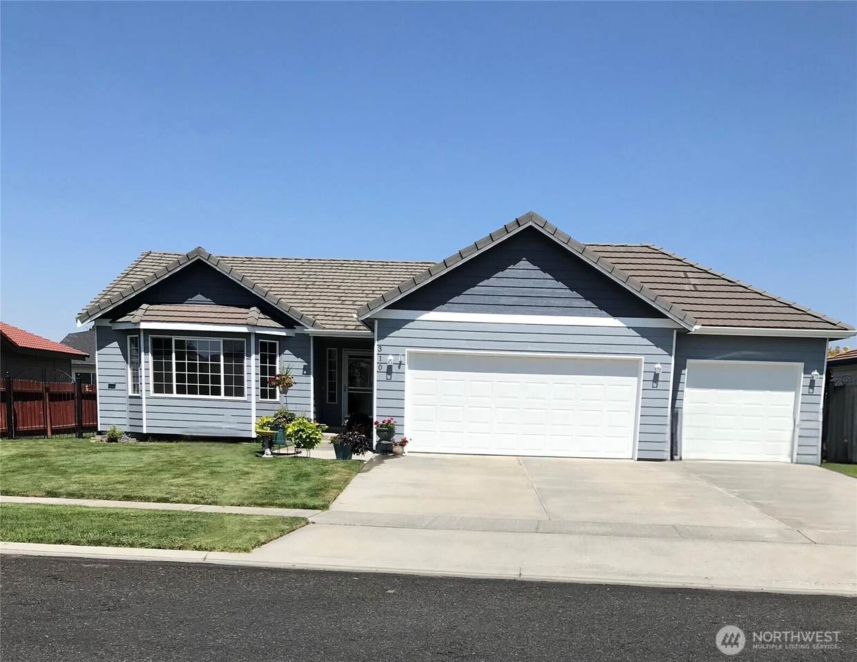 310 Tanglewood Drive - Photo 1