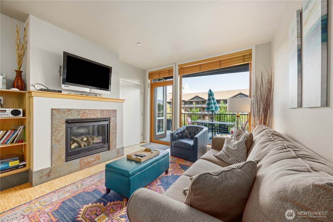 2220 Woodin Avenue - Photo 1
