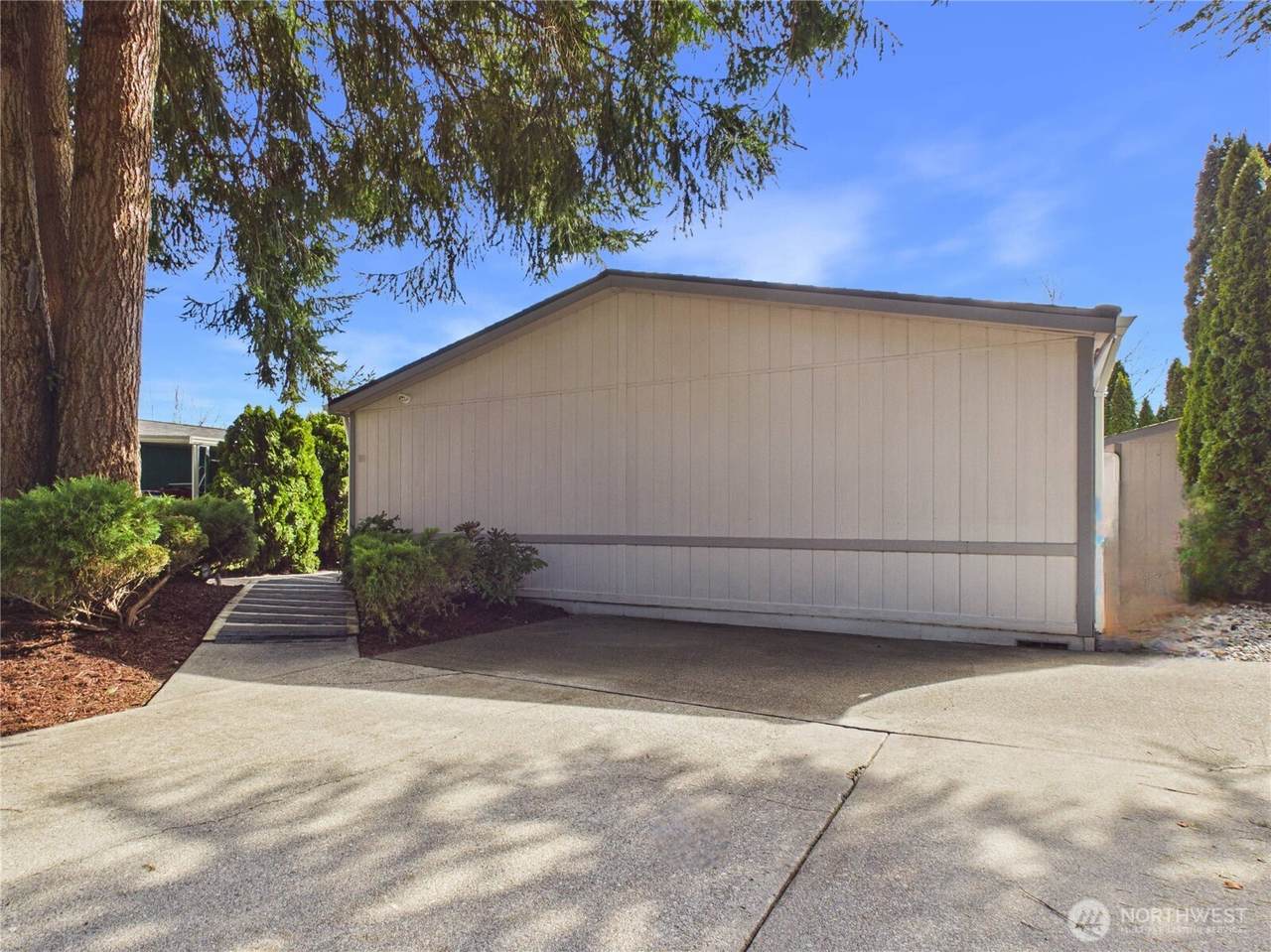 5250 College Street - Photo 1