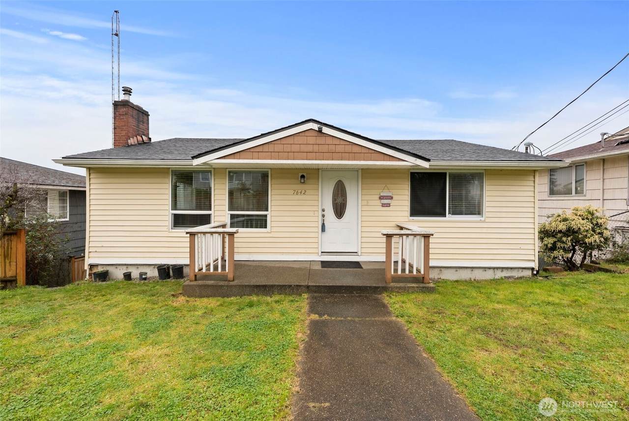 7642 Thompson Avenue - Photo 1
