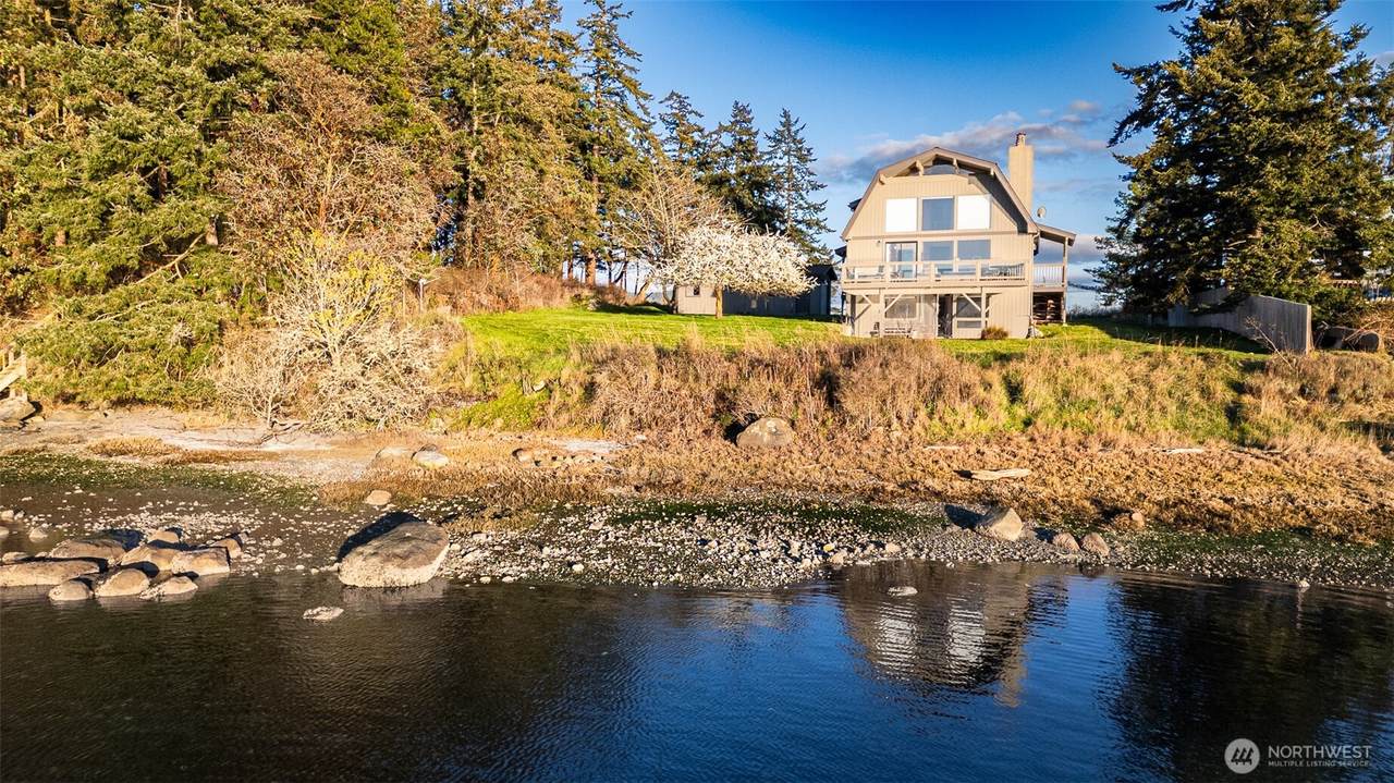 239 Shoreland Drive - Photo 1
