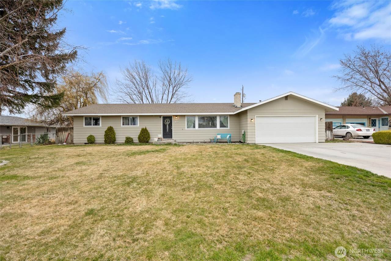 915 Elsinore Street - Photo 1