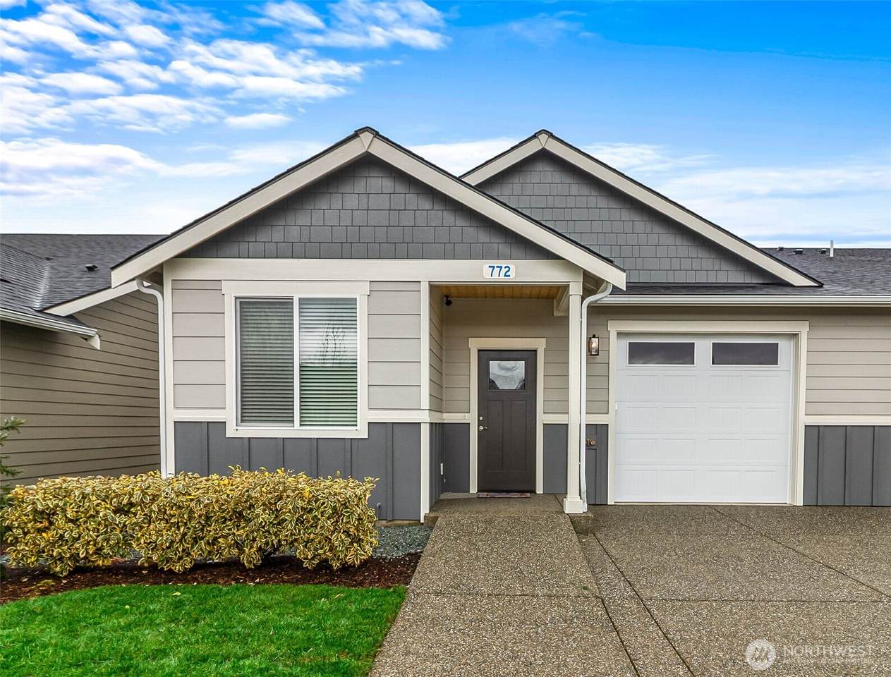 772 Parkland Loop - Photo 1