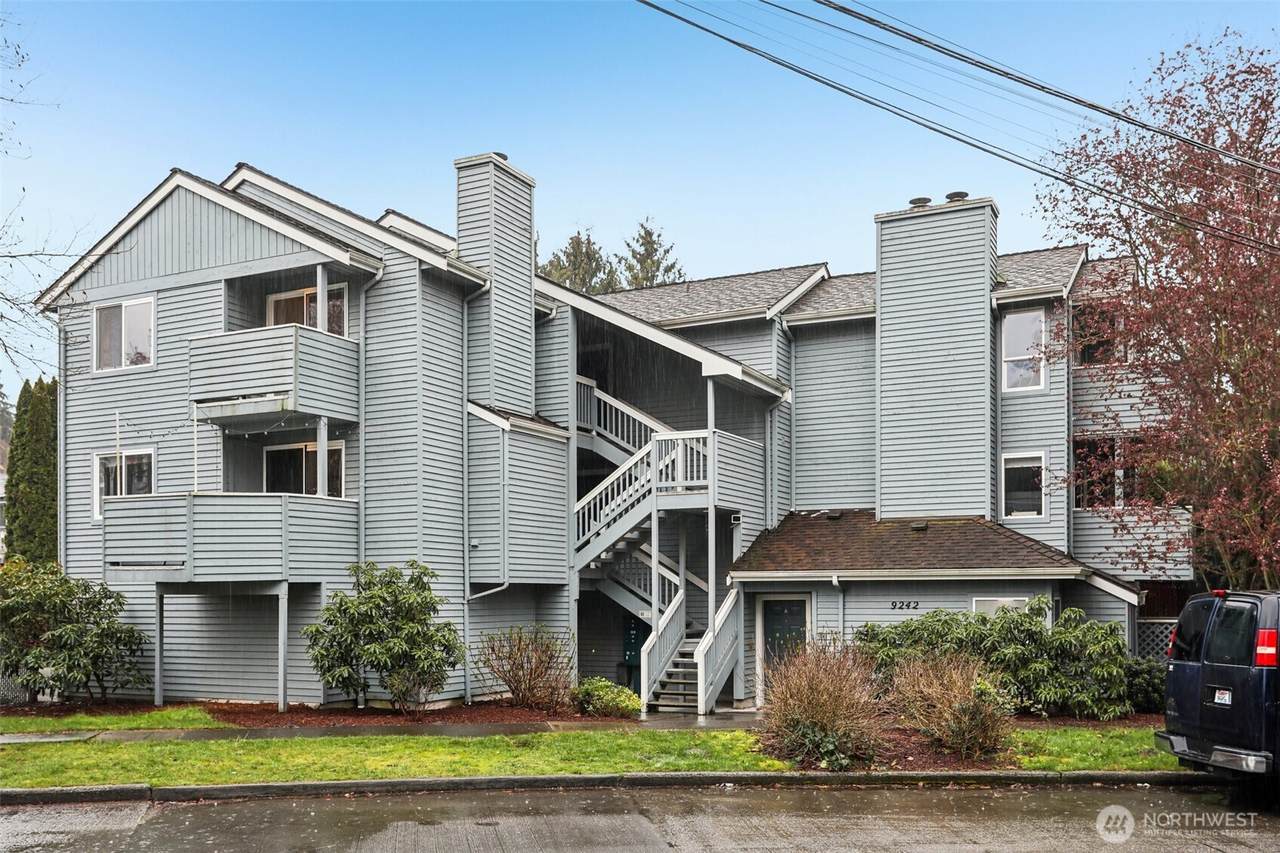 9242 Woodlawn Avenue - Photo 1