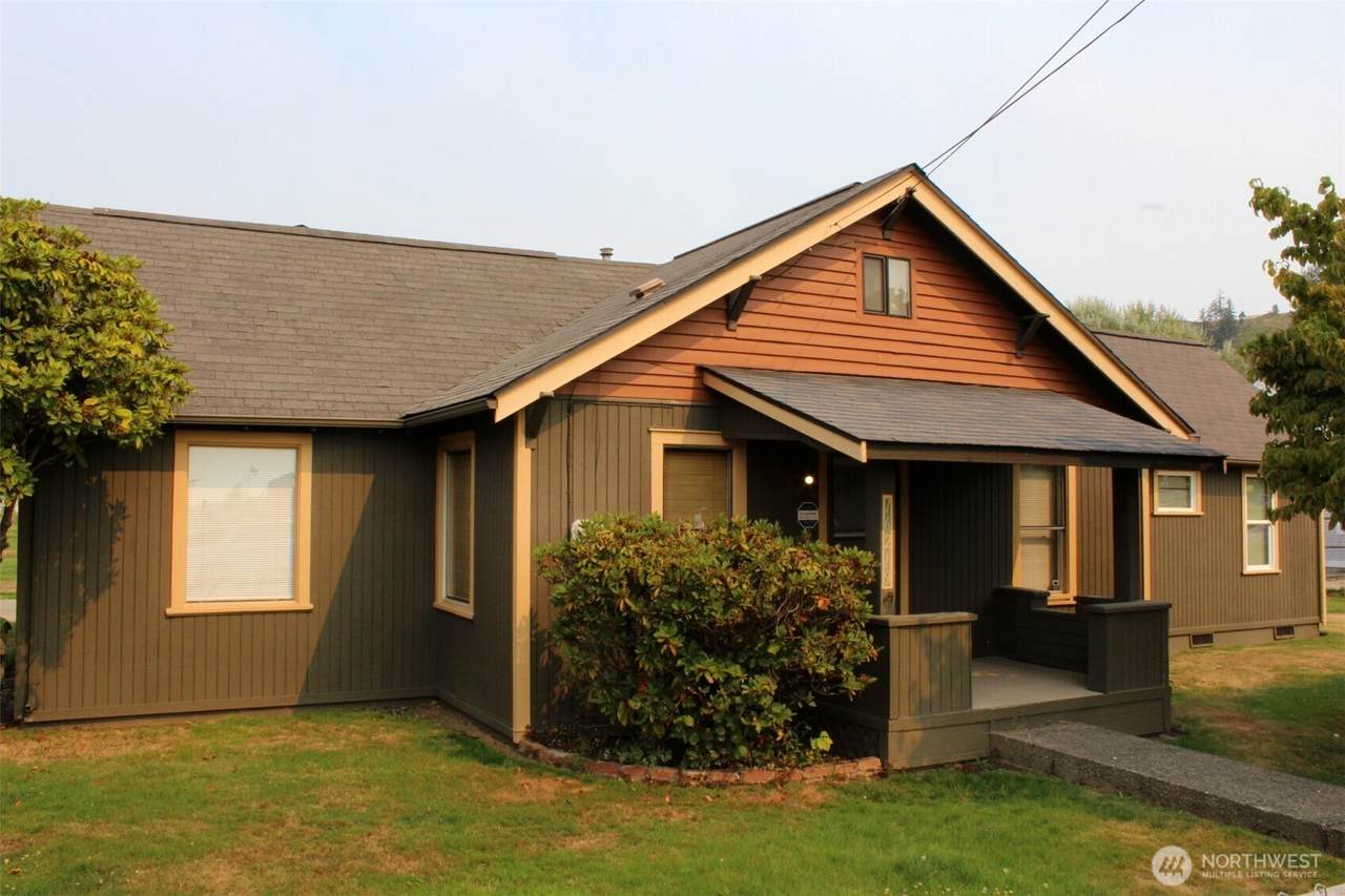 16219 64th Street - Photo 1