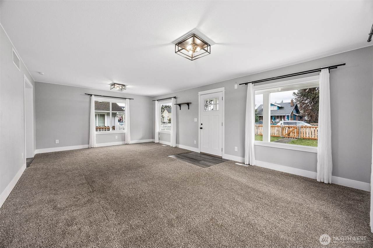 https://bt-photos.global.ssl.fastly.net/nwmls/1280_boomver_1_2495407-1.jpg