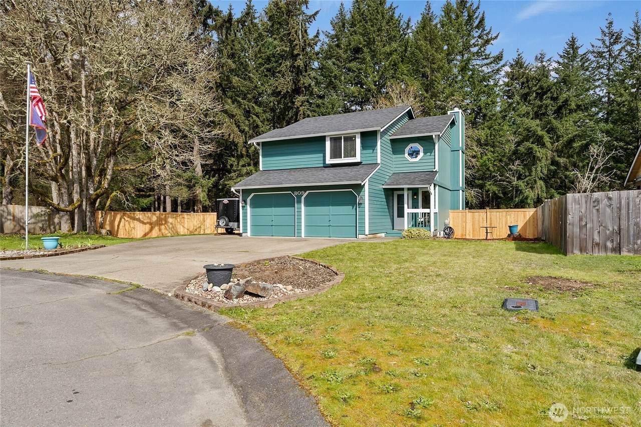 809 148th Street Ct - Photo 1