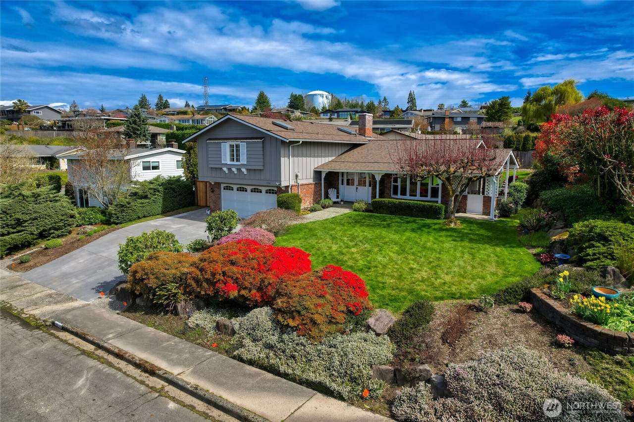 2008 121st Avenue - Photo 1