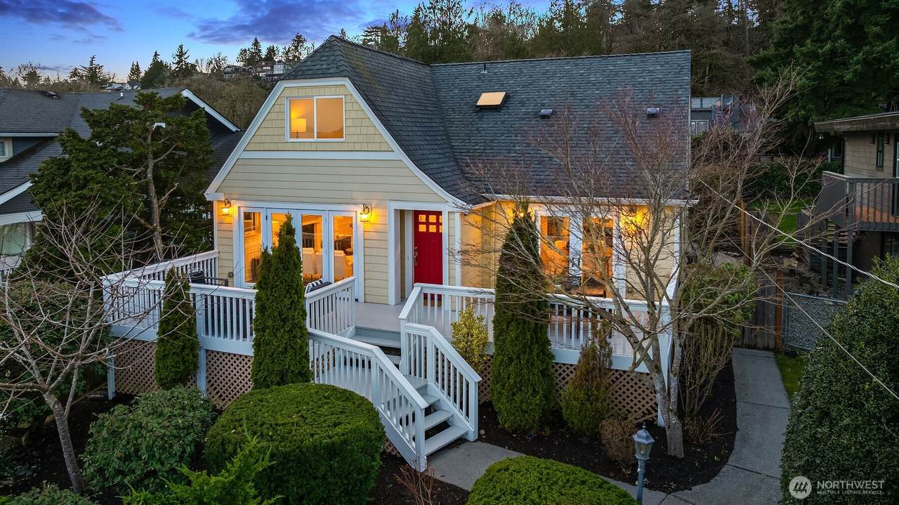 407 35th Avenue - Photo 1