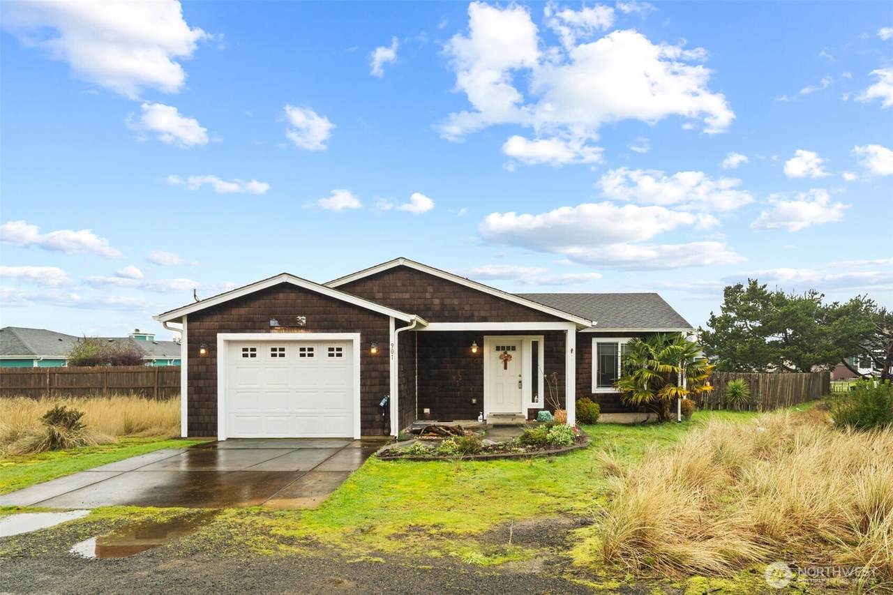 901 344th Street - Photo 1
