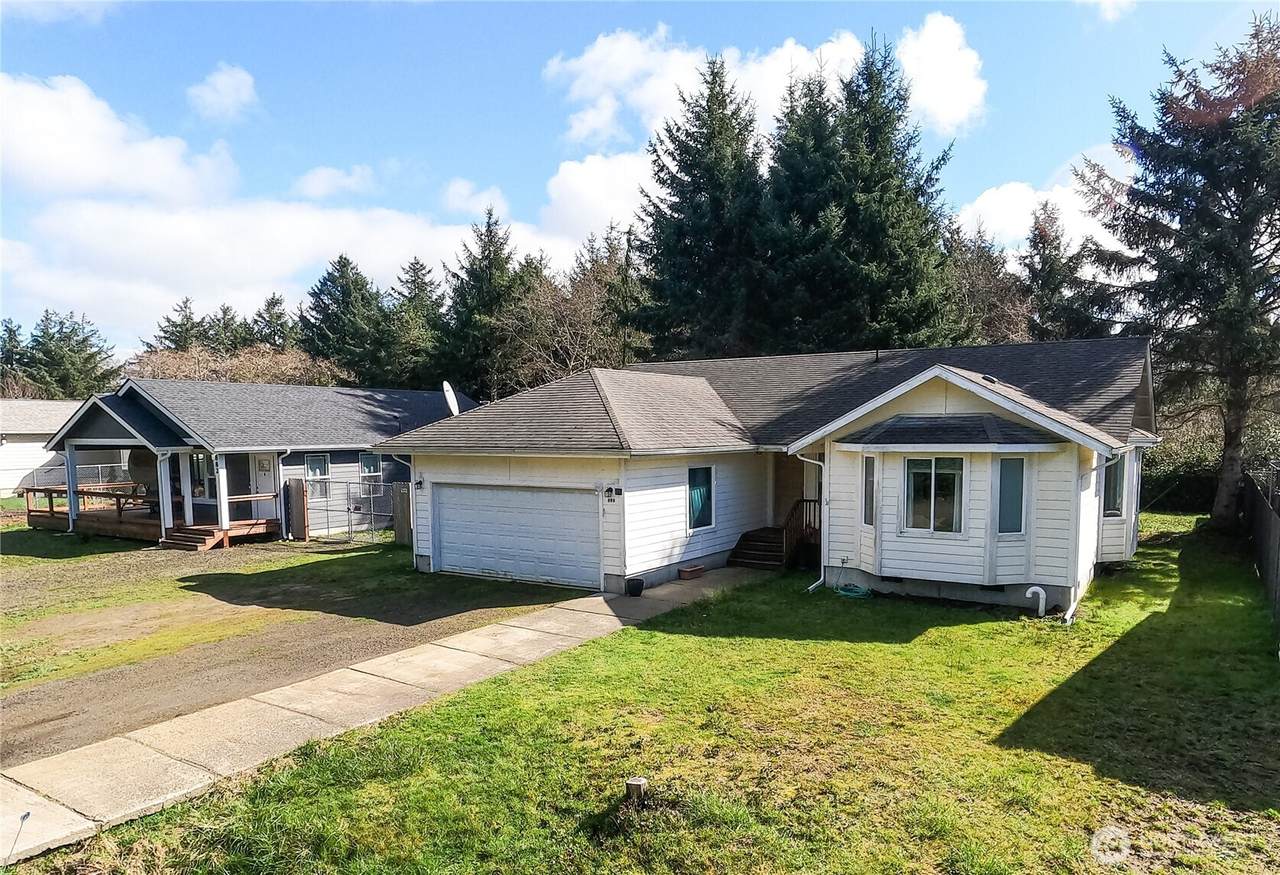 890 Vagabond Avenue - Photo 1