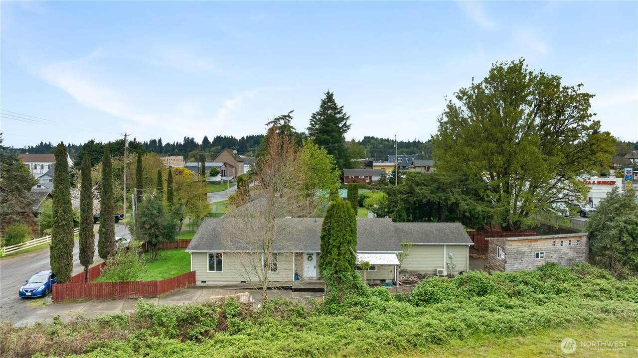 320 4th Street - Photo 1