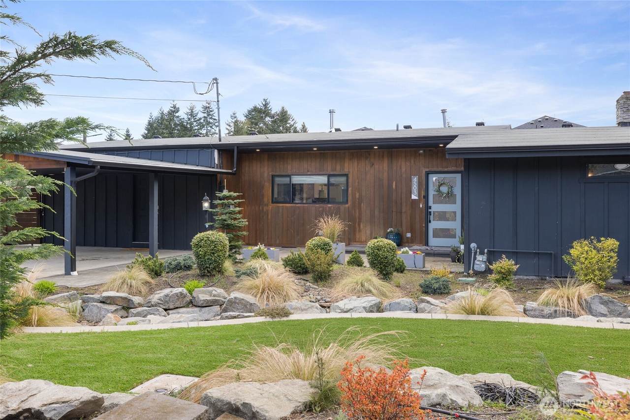4503 Sunset Drive - Photo 1