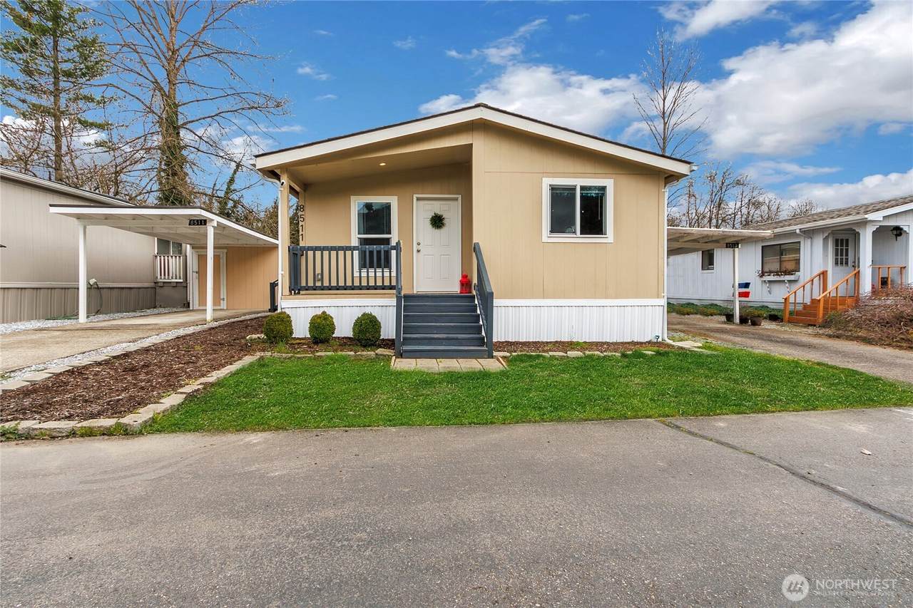 8511 144th Avenue - Photo 1