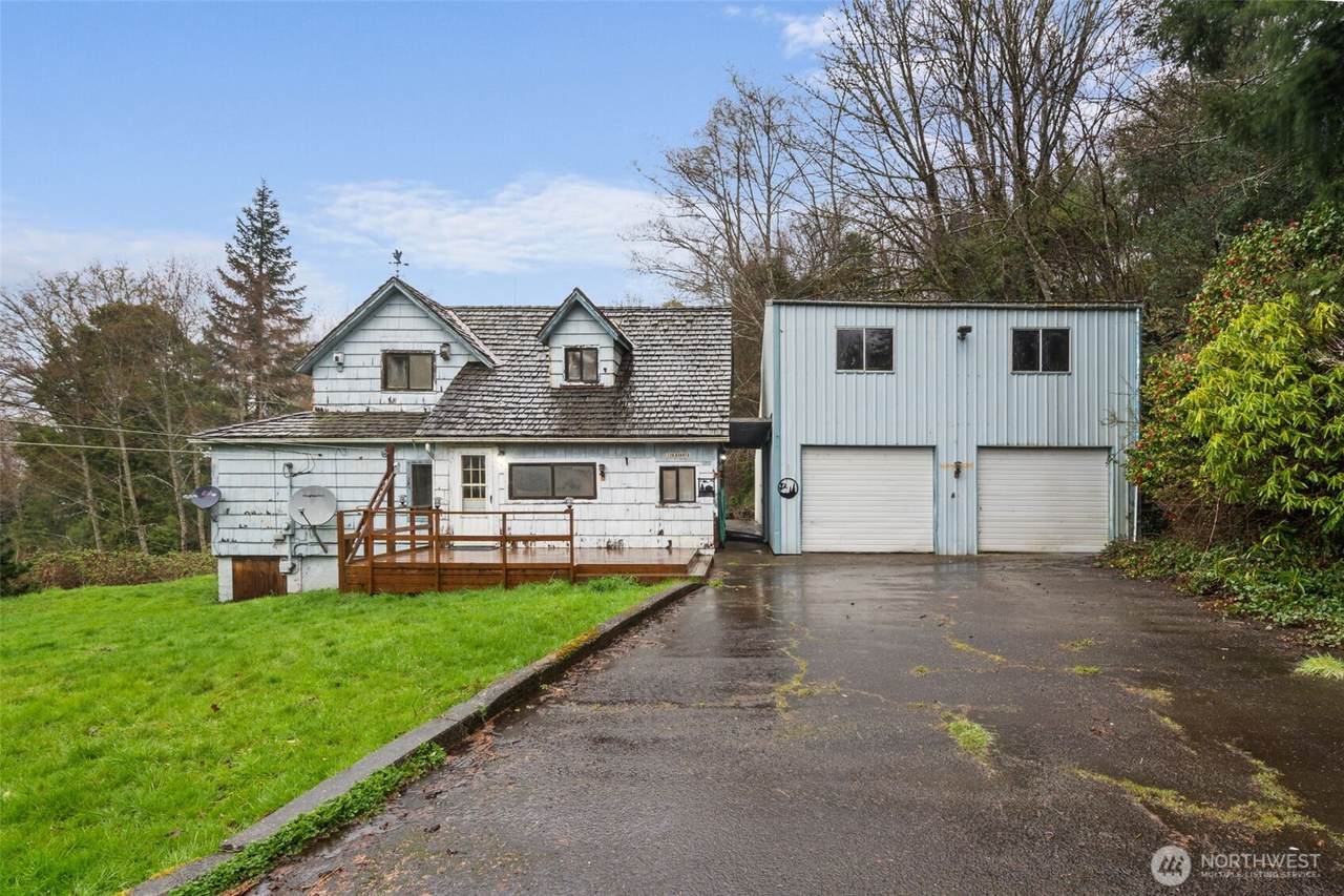728 Dakota Street - Photo 1