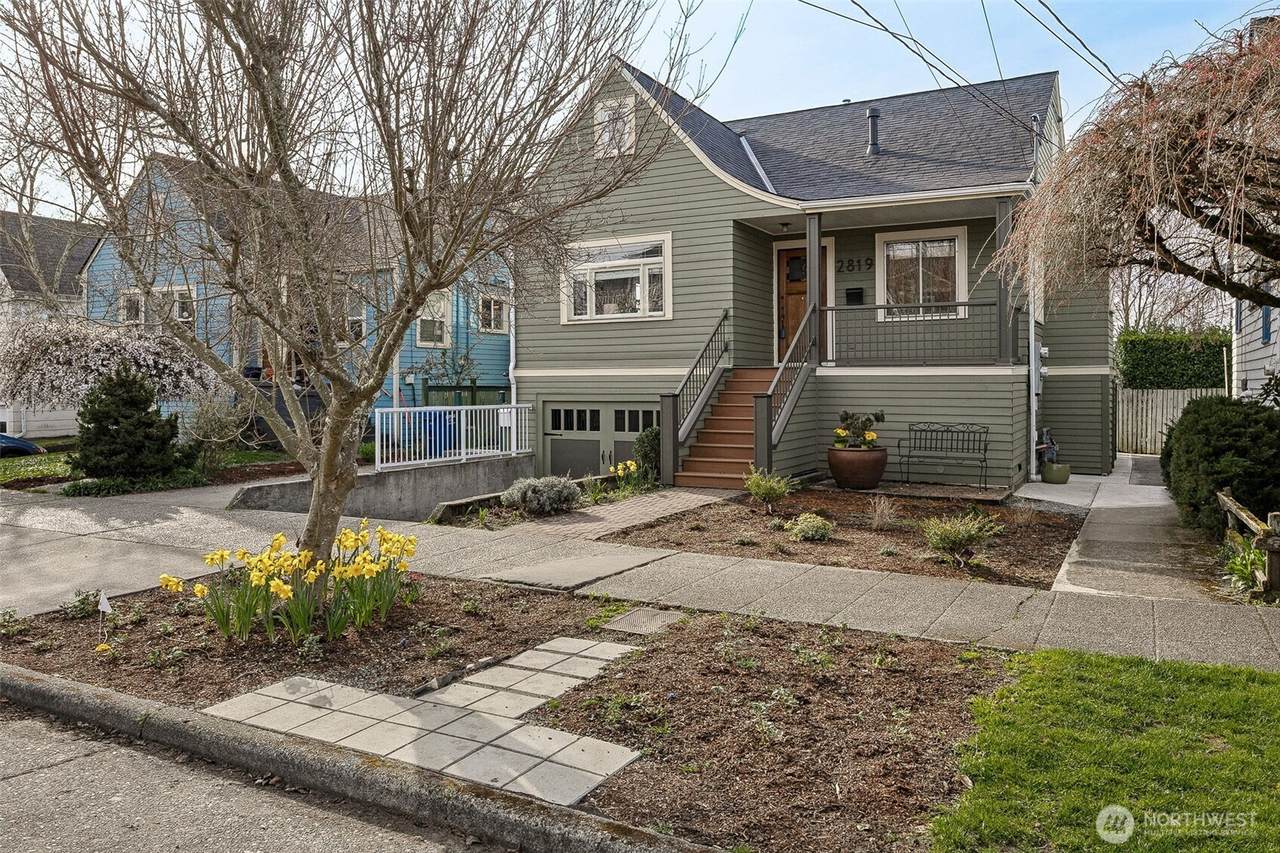 2819 68th Street - Photo 1