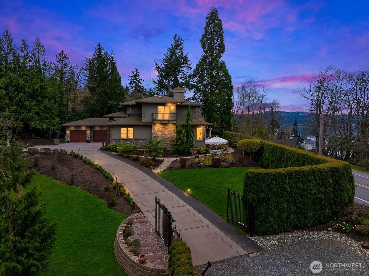 1018 Lake Sammamish Parkway - Photo 1