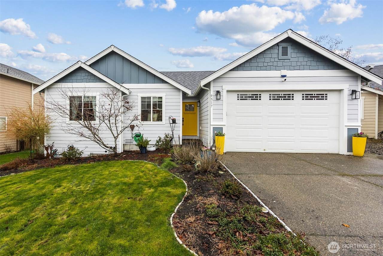 9517 203rd Street - Photo 1