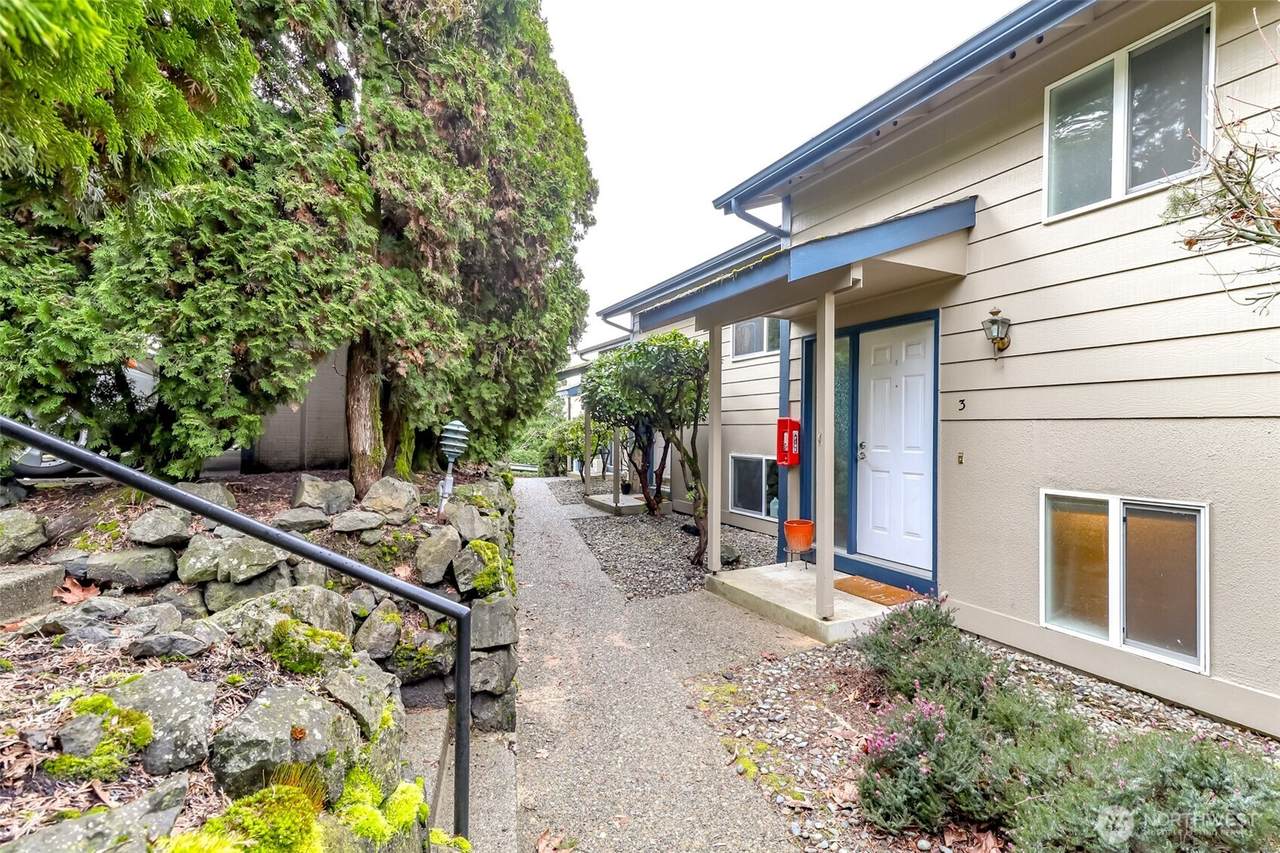 112 19th Avenue - Photo 1