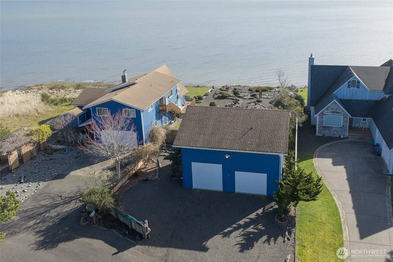 288 Sunrise Avenue - Photo 1