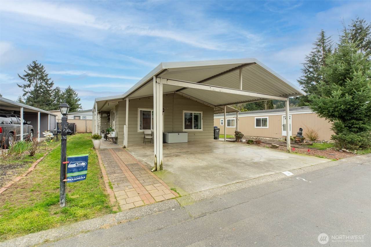 707 37th Street - Photo 1
