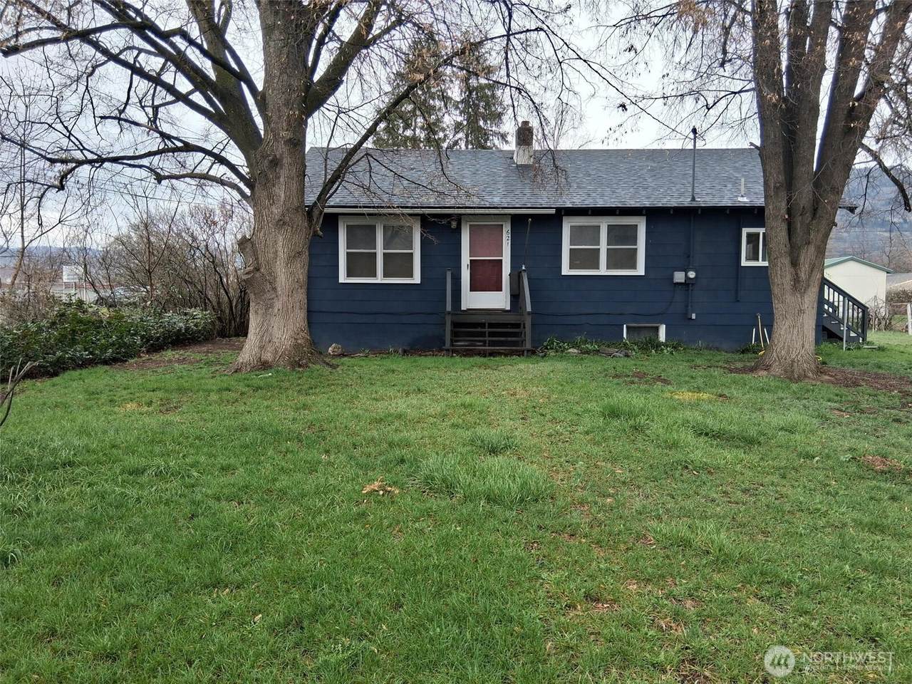 621 Juniper - Photo 1