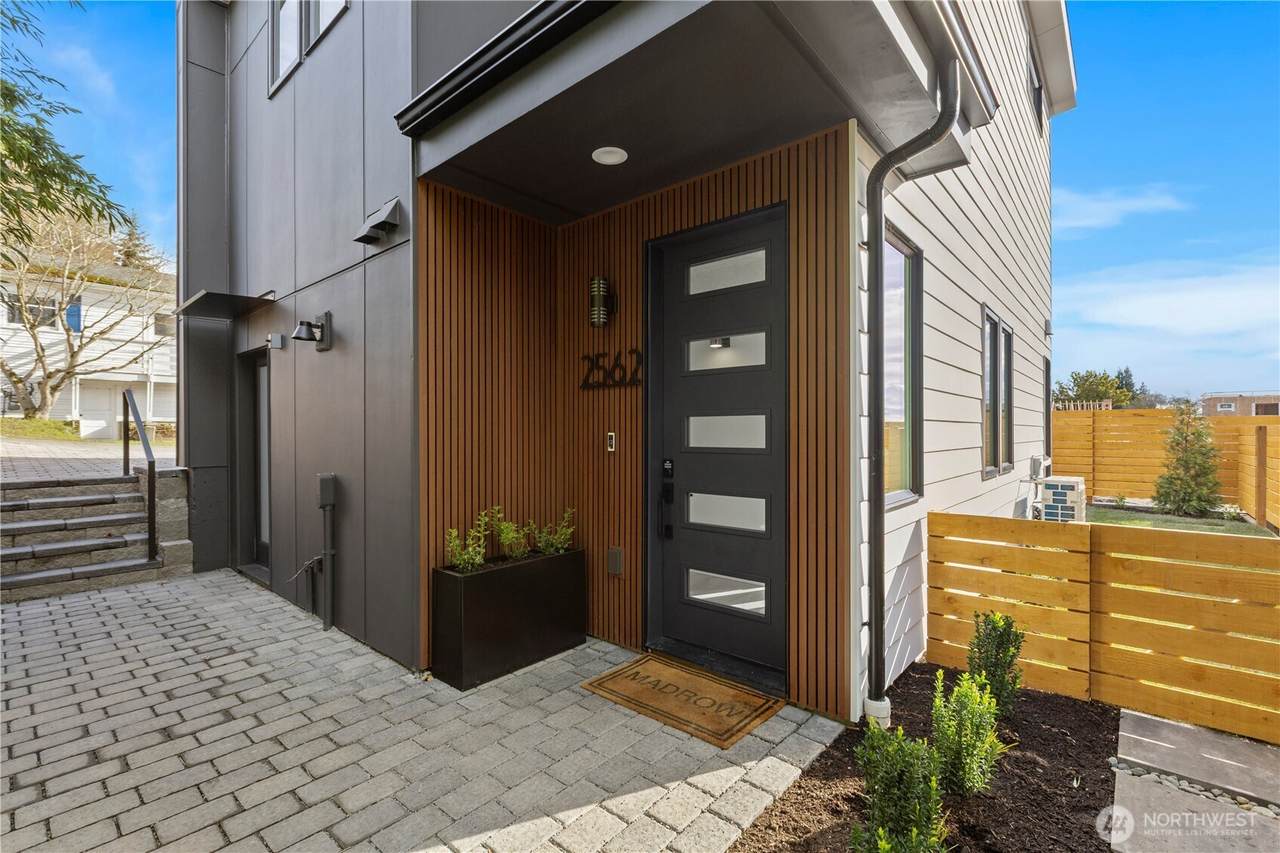 2562 30th Avenue - Photo 1