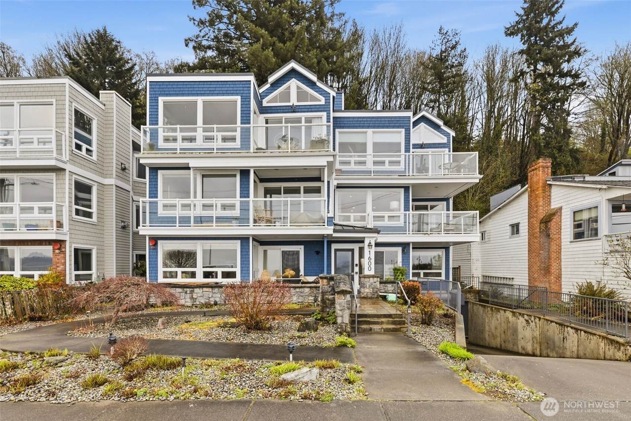 1600 Alki Avenue - Photo 1