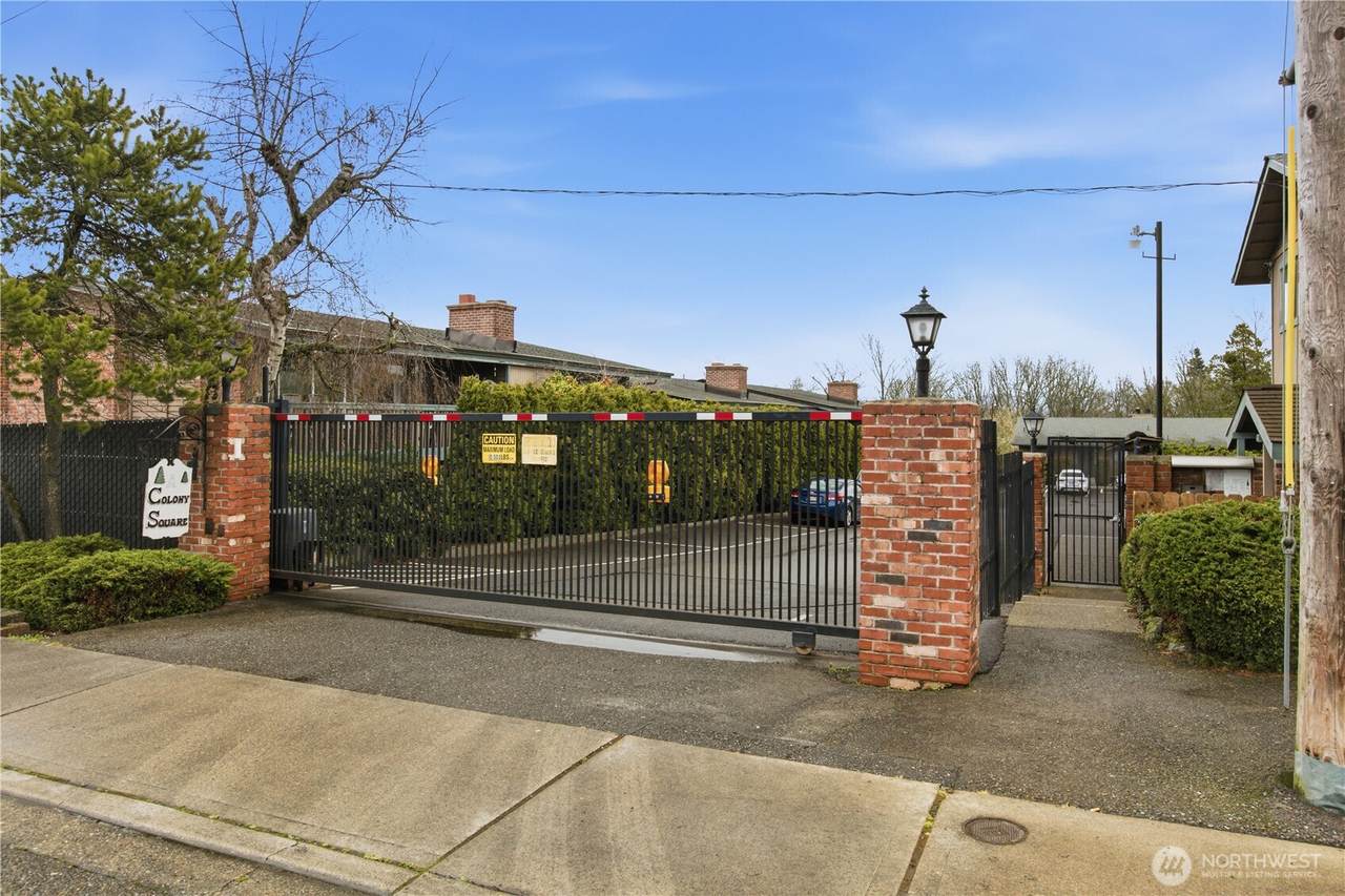 13704 37th Avenue - Photo 1