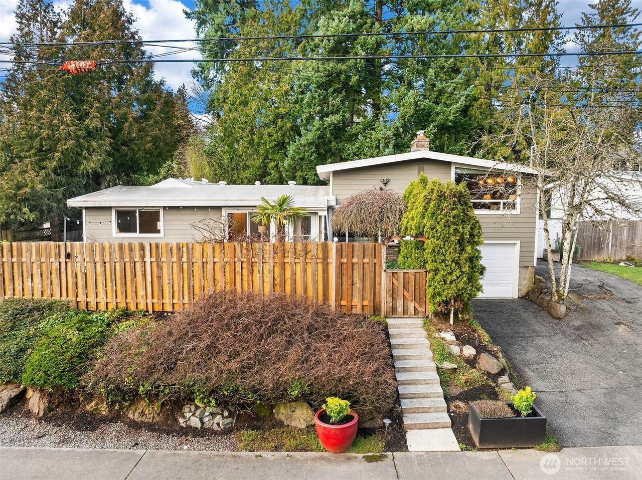 16042 Lake Hills Boulevard - Photo 1