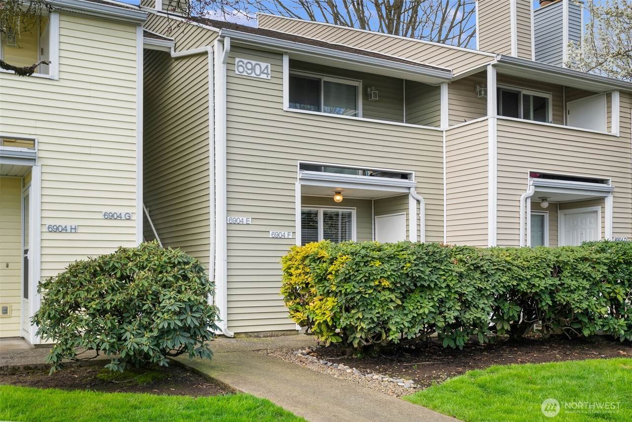 6904 43rd Street - Photo 1