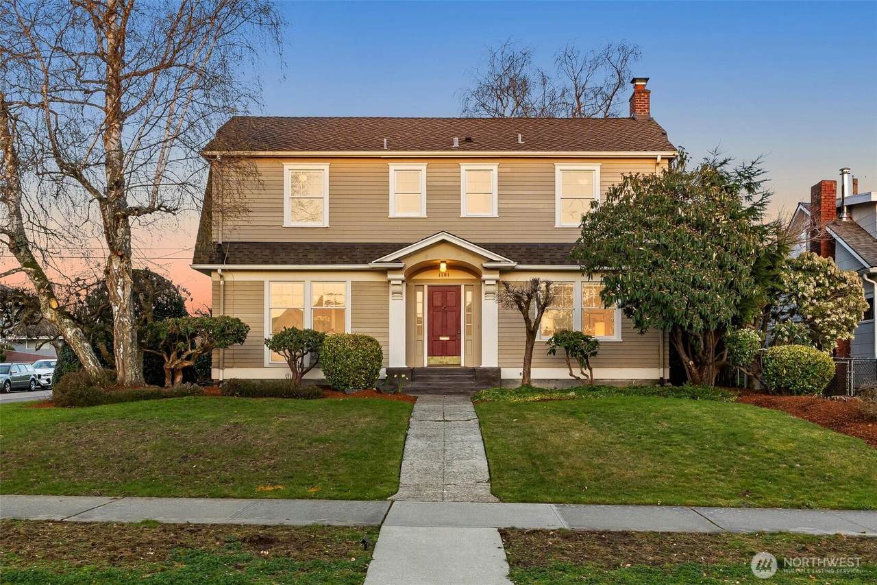 1101 Grand Avenue - Photo 1