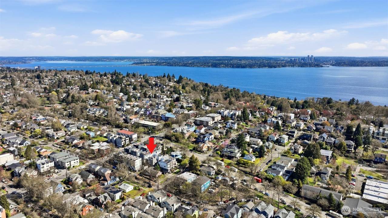 2706 Washington Street - Photo 1
