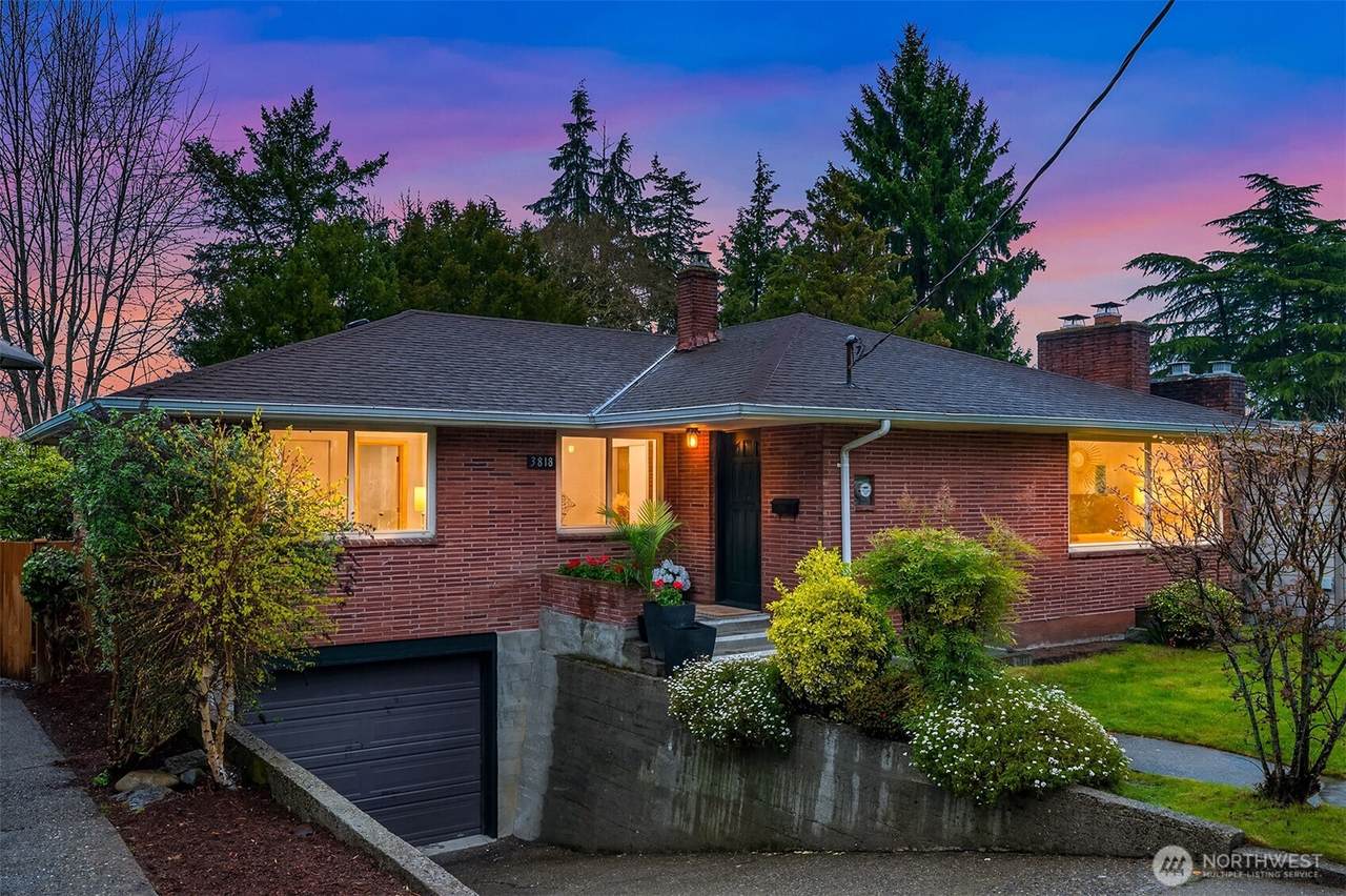 3818 94th Street - Photo 1