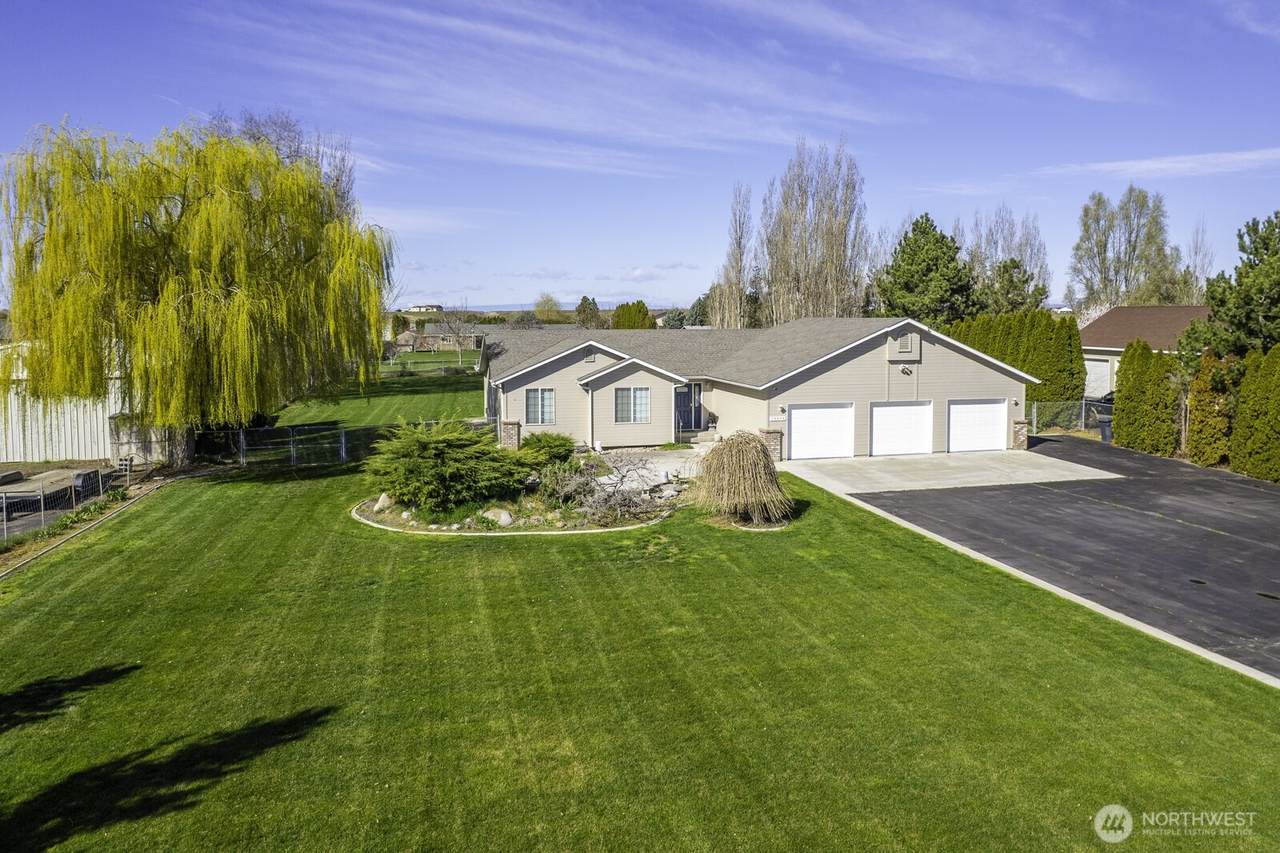 3440 Westshore Drive - Photo 1