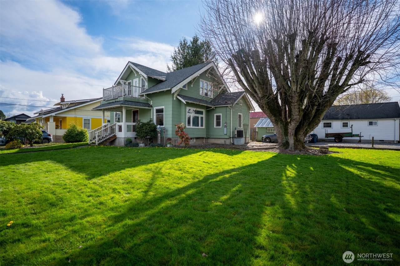 517 Lawson Street - Photo 1