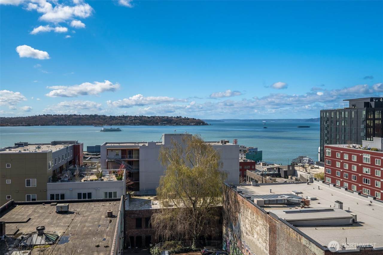 2414 1st Avenue - Photo 1