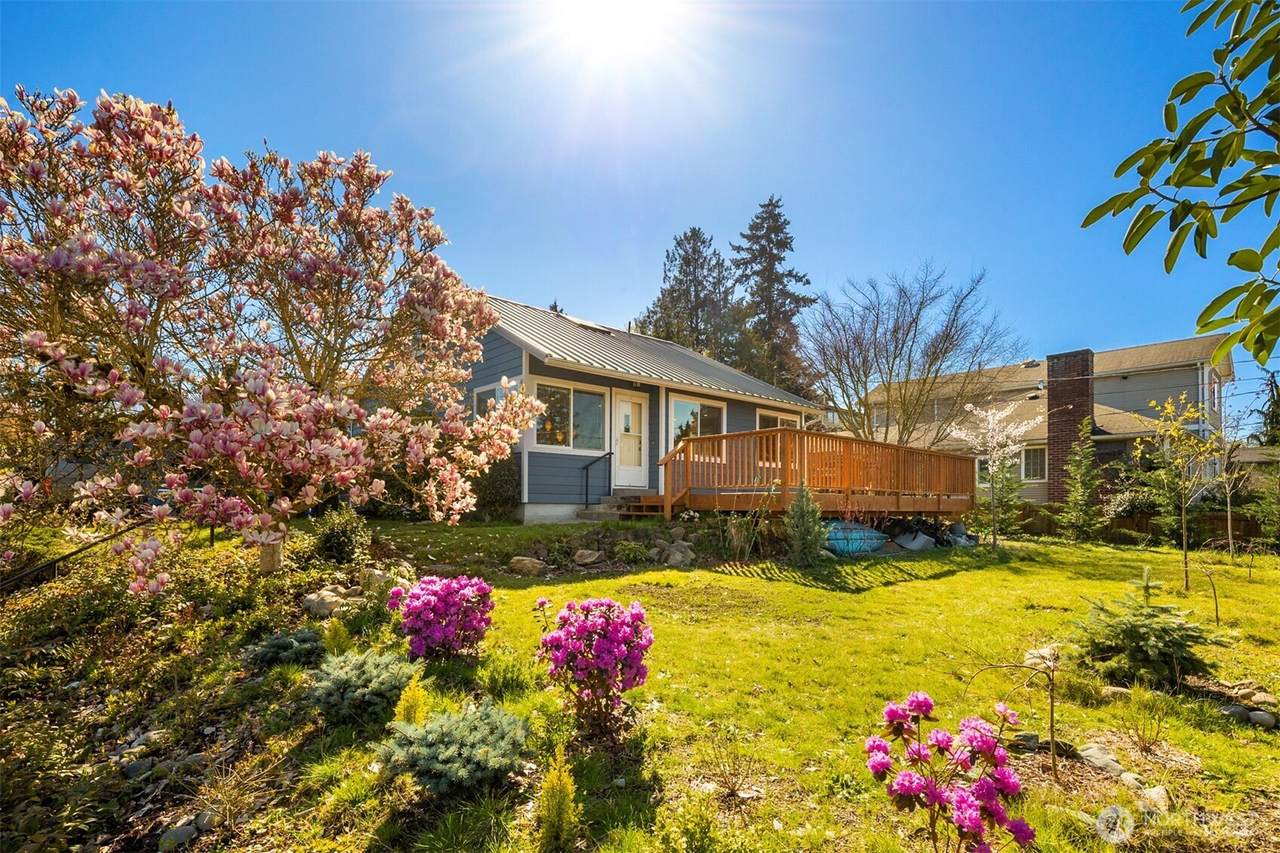 4605 49th Avenue - Photo 1