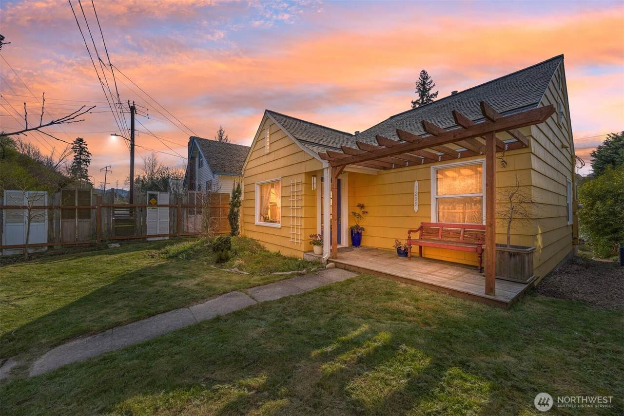 1205 Humboldt Street - Photo 1