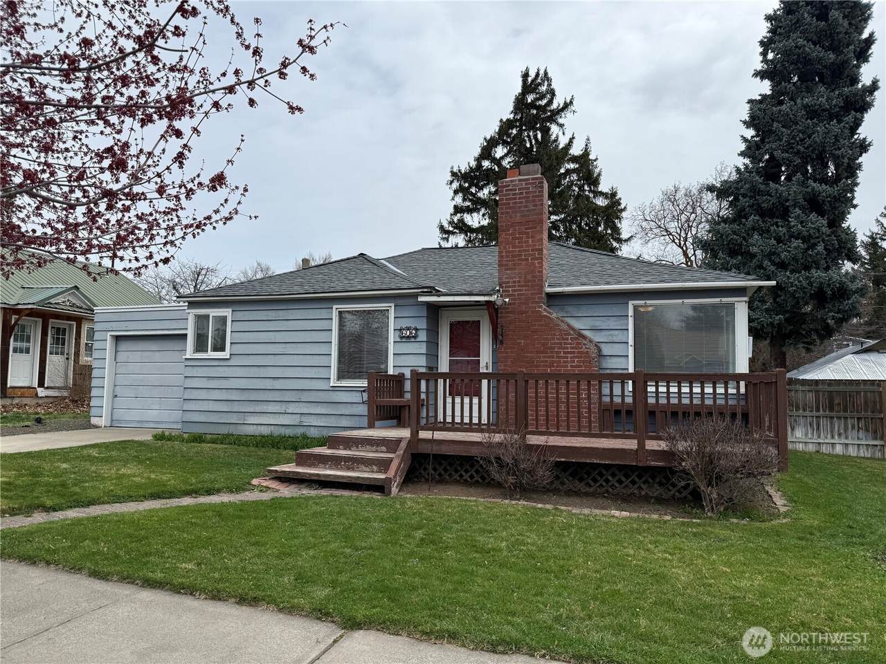 606 Sprague Street - Photo 1