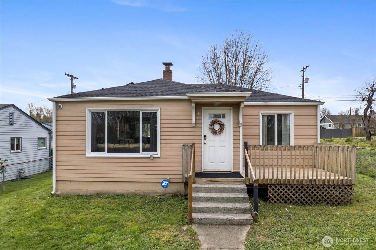 1646 Wright Avenue - Photo 1