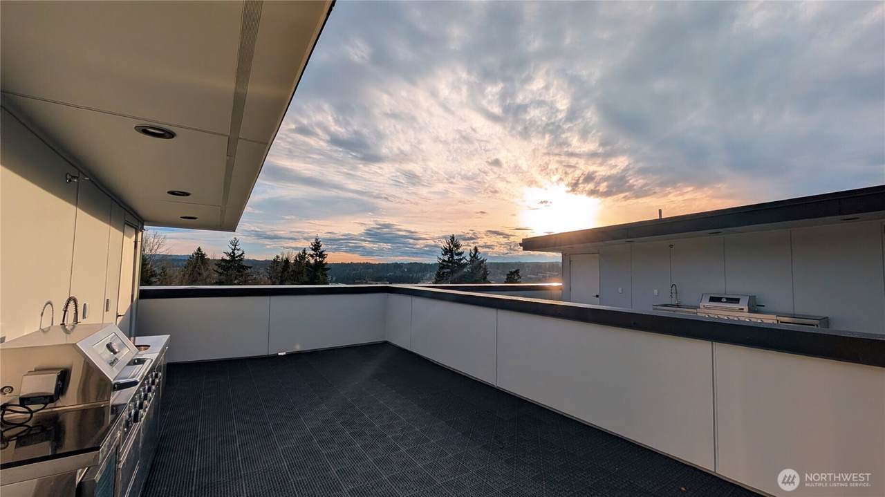 8923 166th Ave Ne - Photo 1