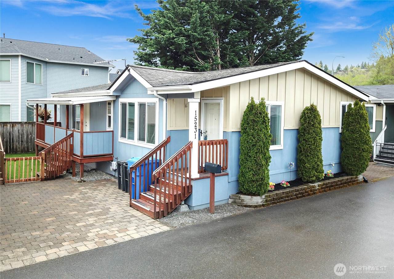 15231 Pine Drive - Photo 1