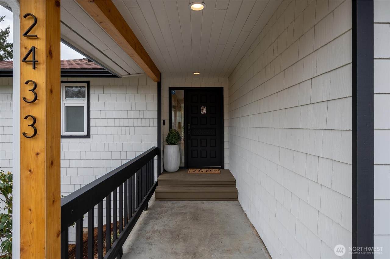 2433 Crestline Street - Photo 1
