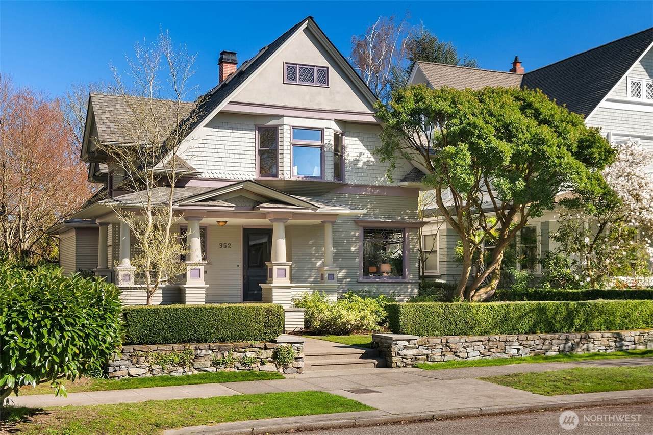 952 16th Avenue - Photo 1