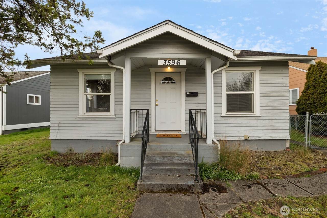 3596 Howe Street - Photo 1