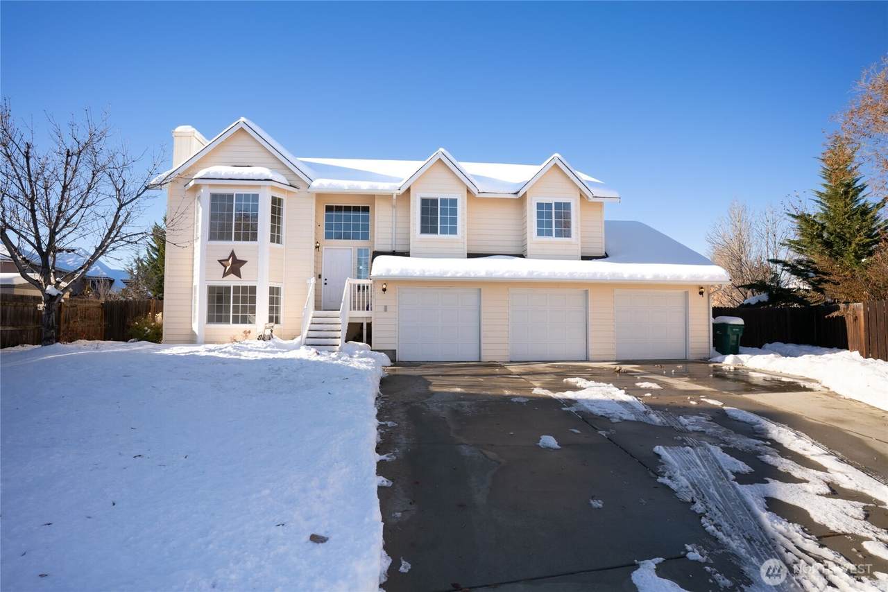 2371 Veedol Drive - Photo 1