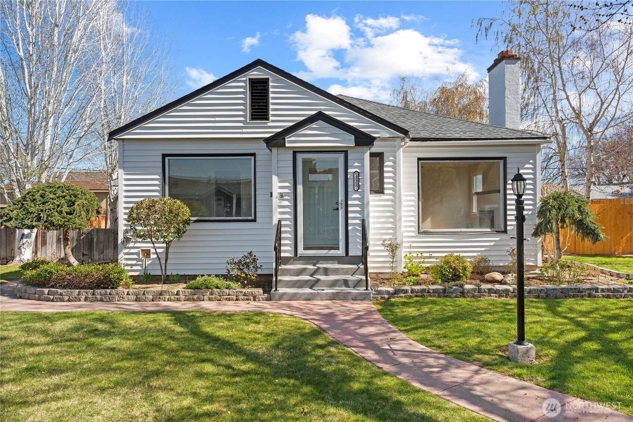 222 D Street - Photo 1